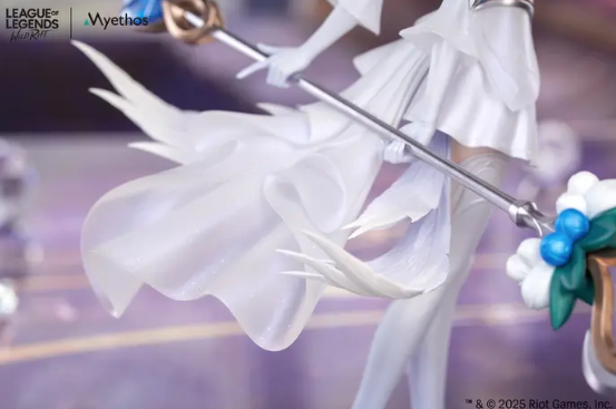 Gift+ League of Legends: Wild Rift Crystal Rose Lux 1/8 Scale Figure